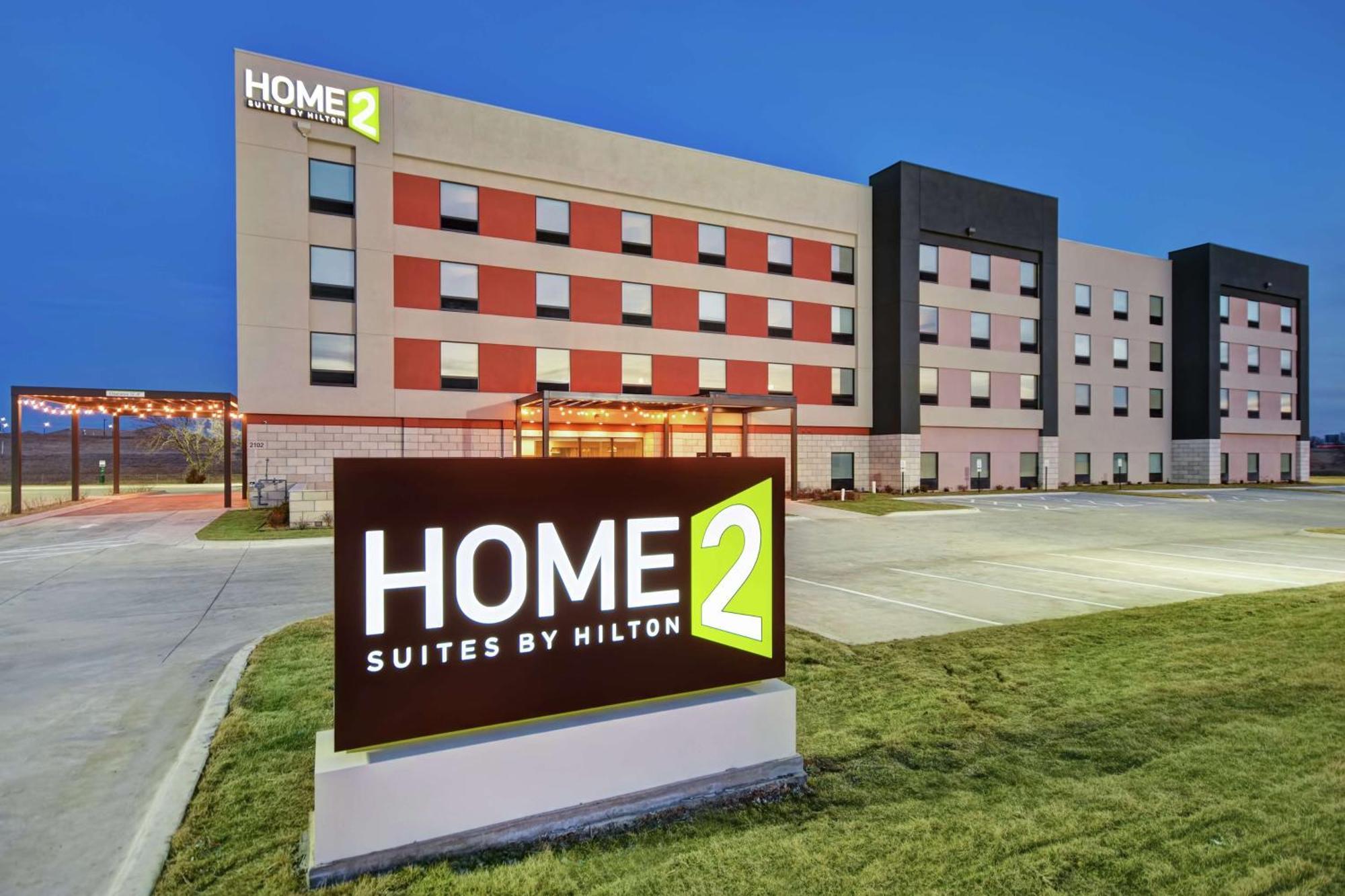Home2 Suites By Hilton Wichita Northeast Екстериор снимка