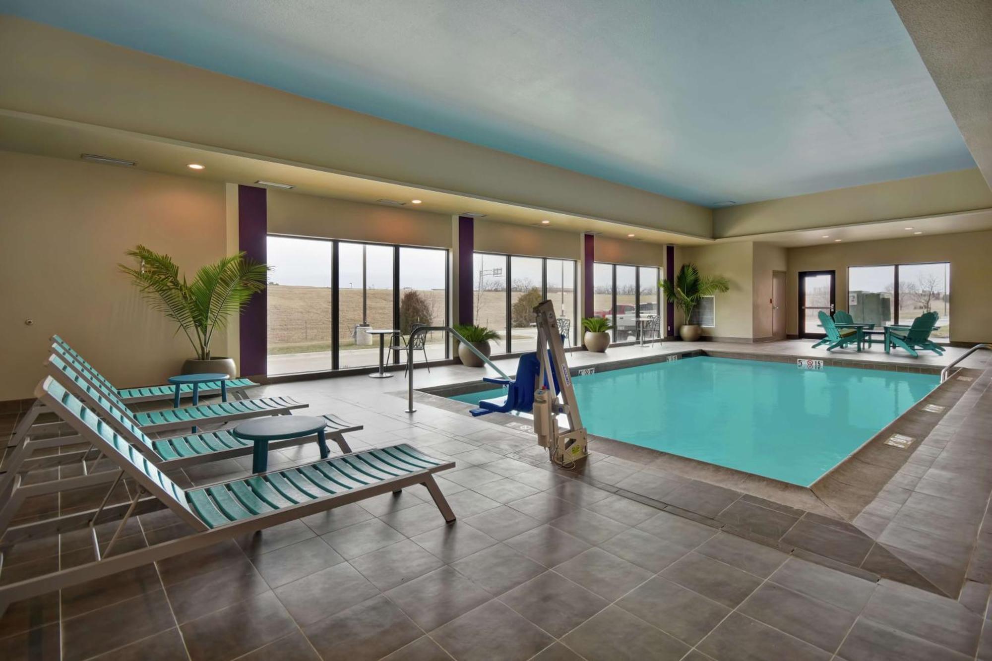 Home2 Suites By Hilton Wichita Northeast Екстериор снимка