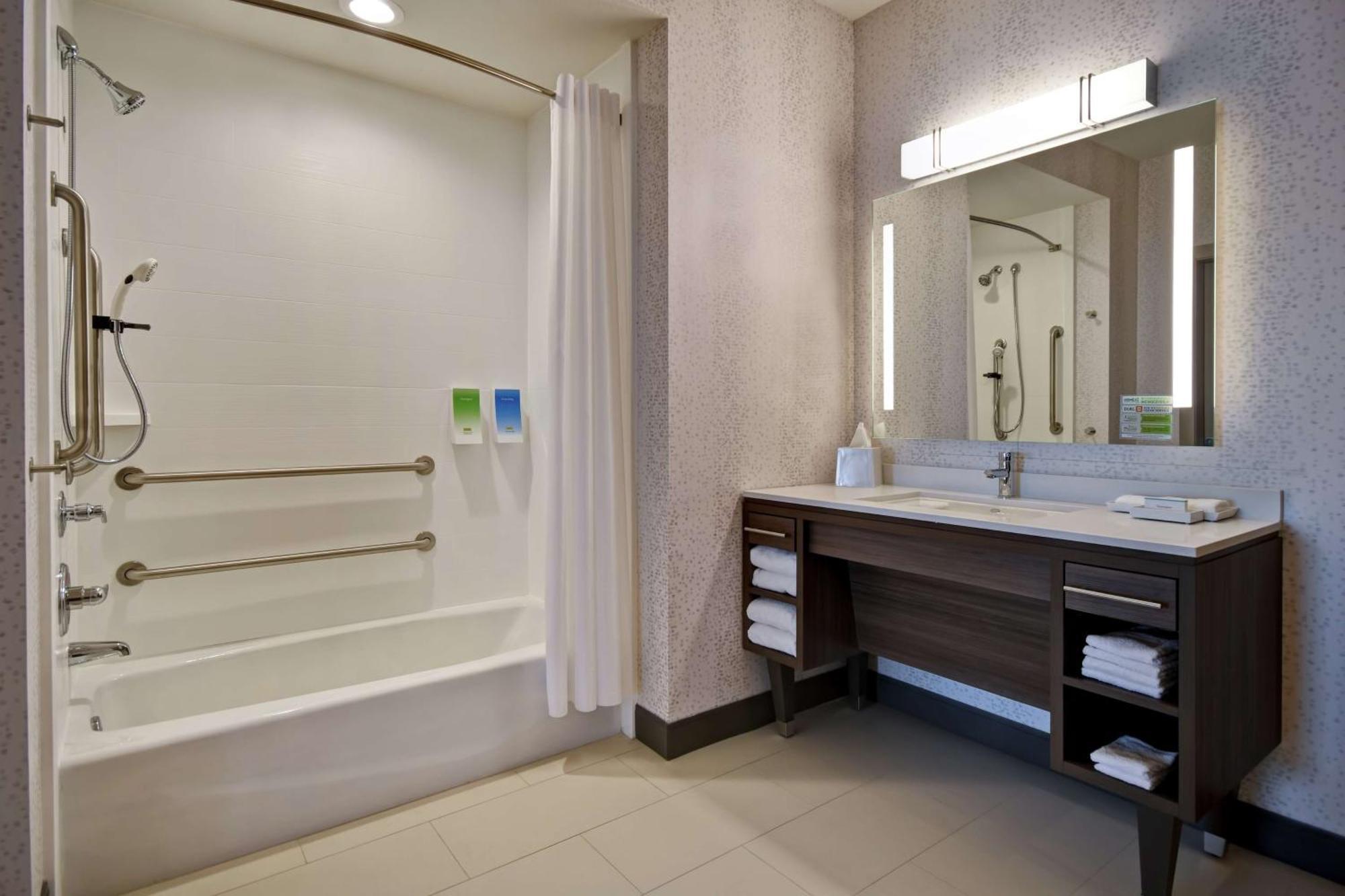 Home2 Suites By Hilton Wichita Northeast Екстериор снимка