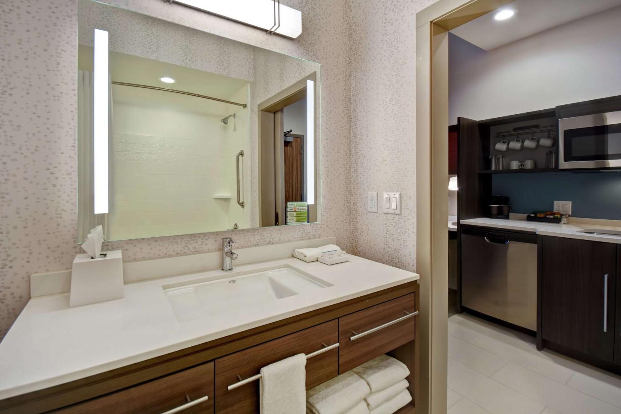 Home2 Suites By Hilton Wichita Northeast Екстериор снимка