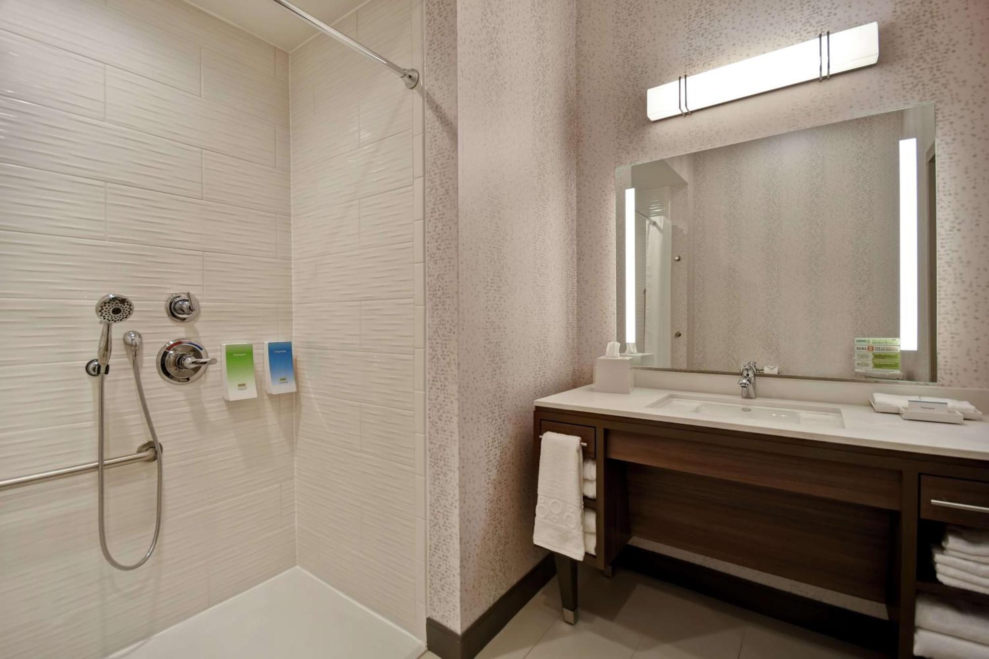 Home2 Suites By Hilton Wichita Northeast Екстериор снимка